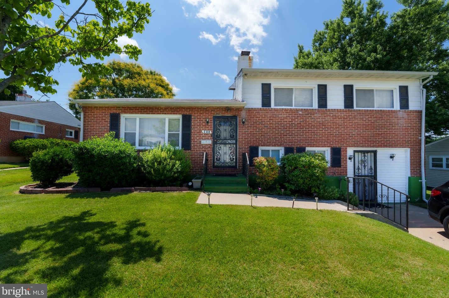 915 Sedgley Rd, Baltimore, MD 21228-1204