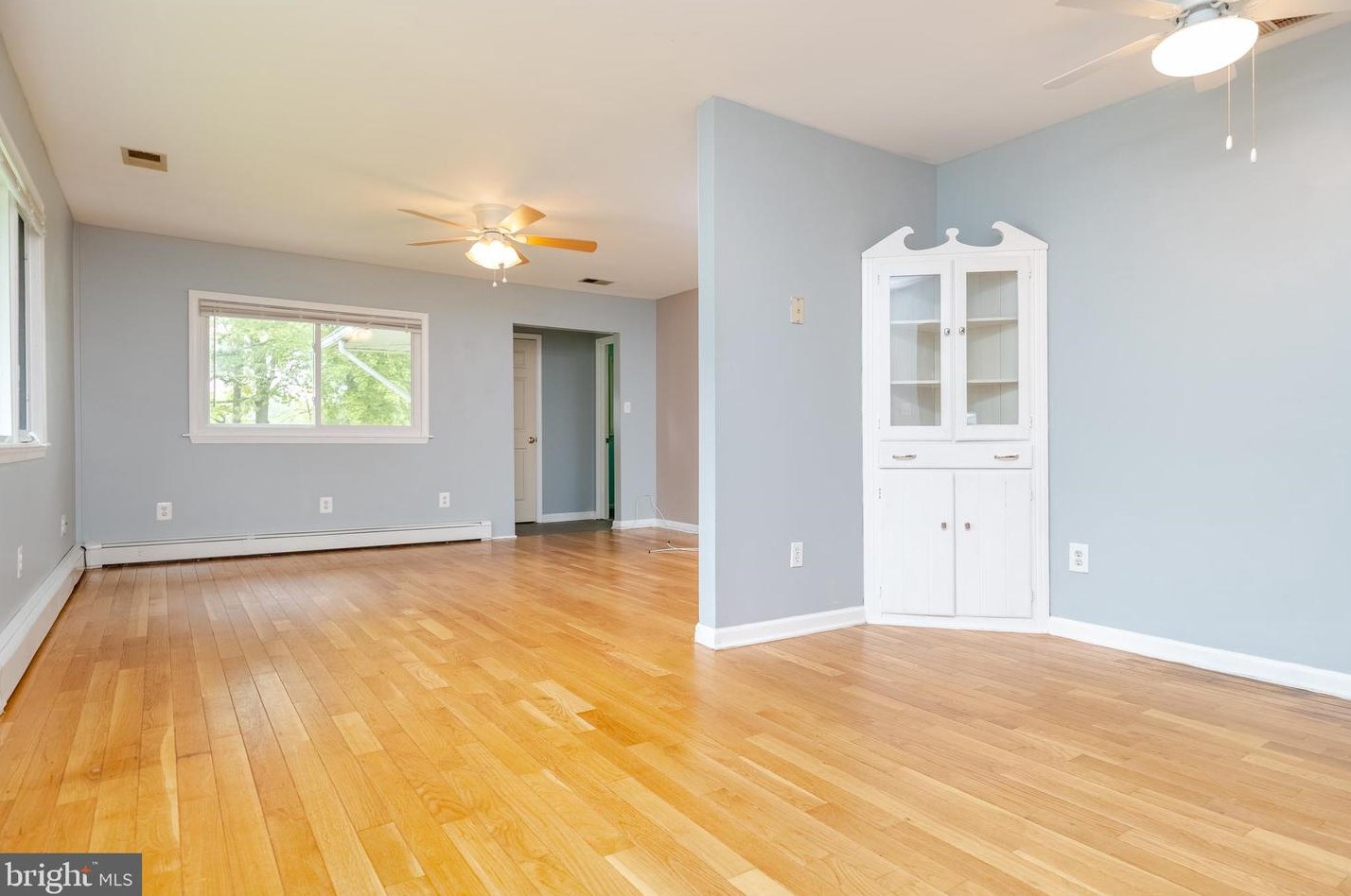 1304 Wilson Point Rd, Baltimore MD 21220-5514 exterior