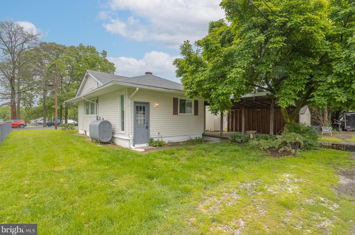 1304 Wilson Point Rd, Baltimore MD 21220-5514 exterior