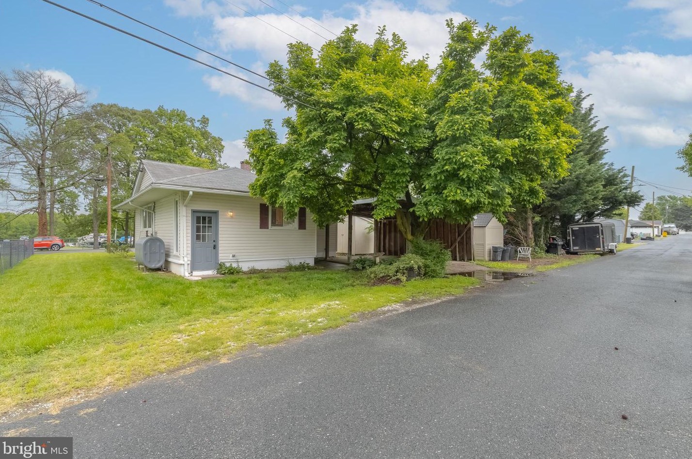 1304 Wilson Point Rd, Baltimore MD 21220-5514 exterior