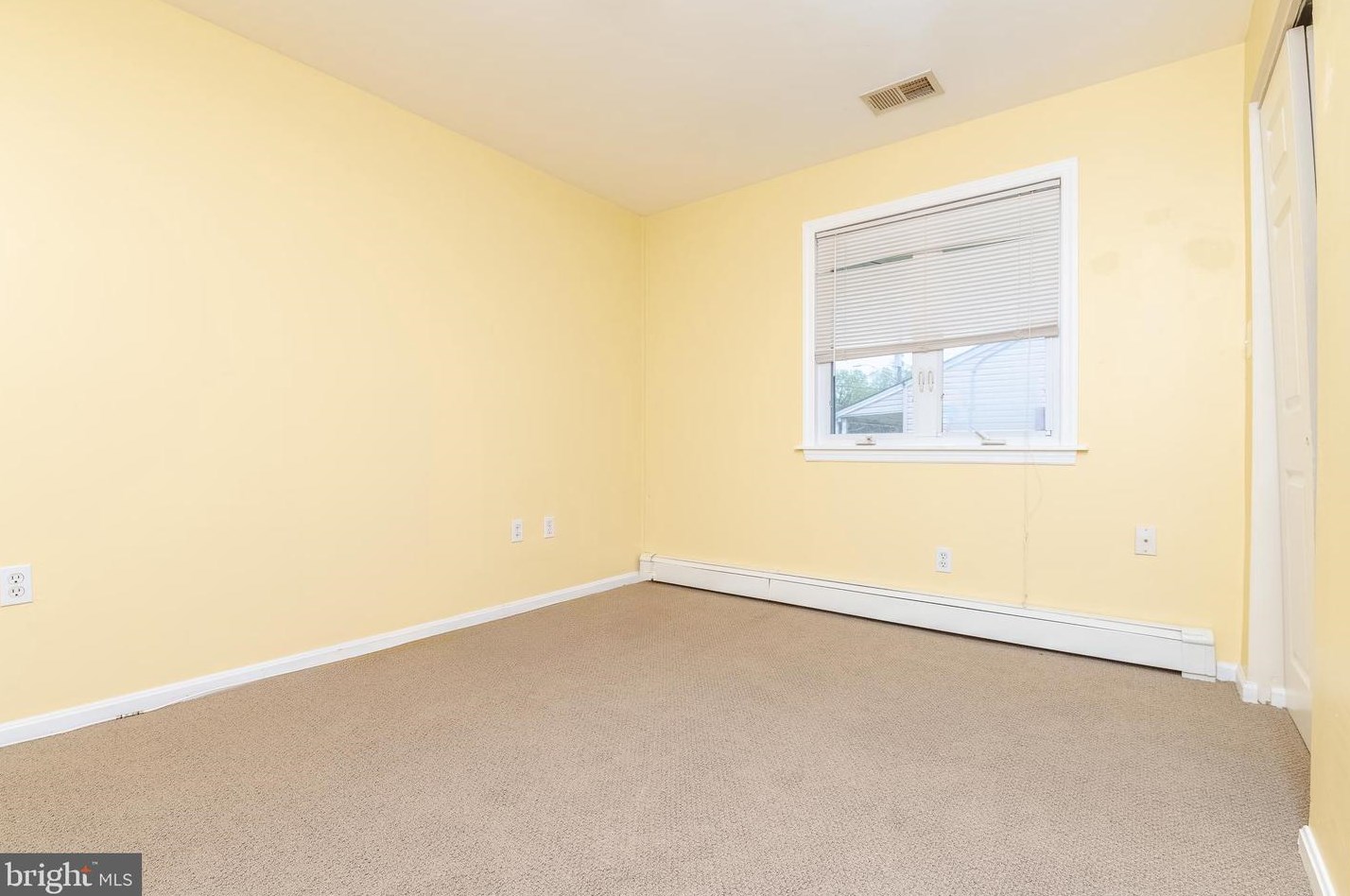 1304 Wilson Point Rd, Baltimore MD 21220-5514 exterior