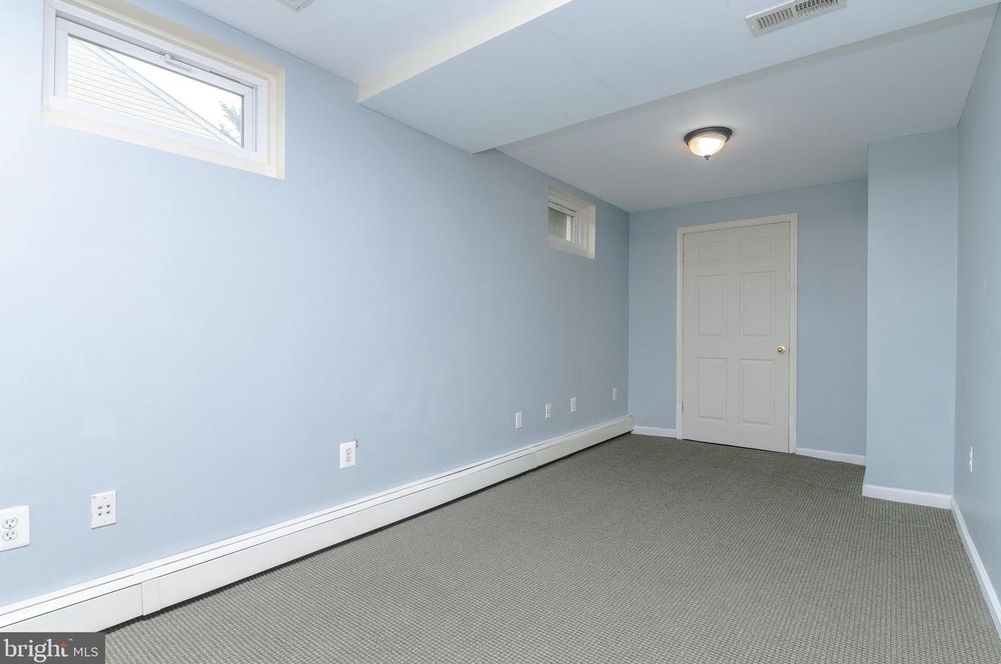 1304 Wilson Point Rd, Baltimore MD 21220-5514 exterior