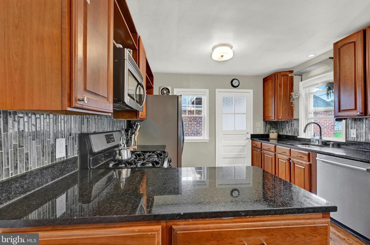 8710 Maravoss Ln, Baltimore MD  21234-4726 exterior