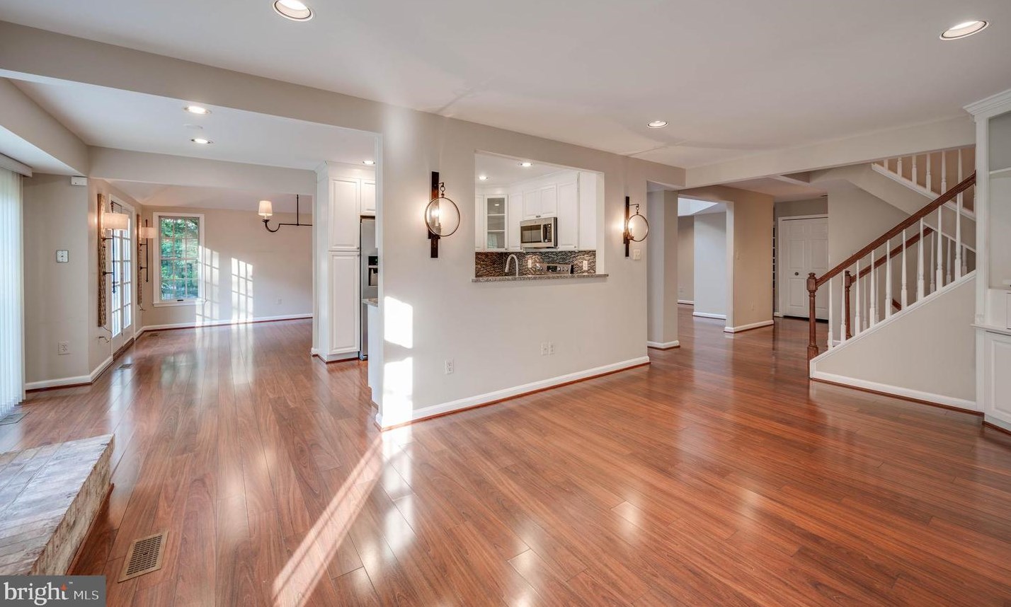 75 River Oaks Cir, Baltimore, MD 21208