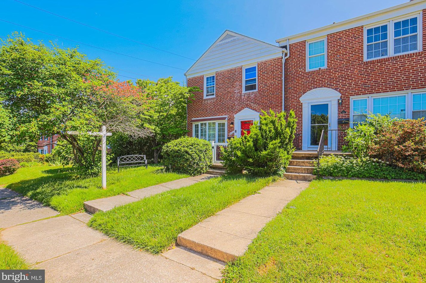 935 Radcliffe Rd, Baltimore, MD 21204-2602