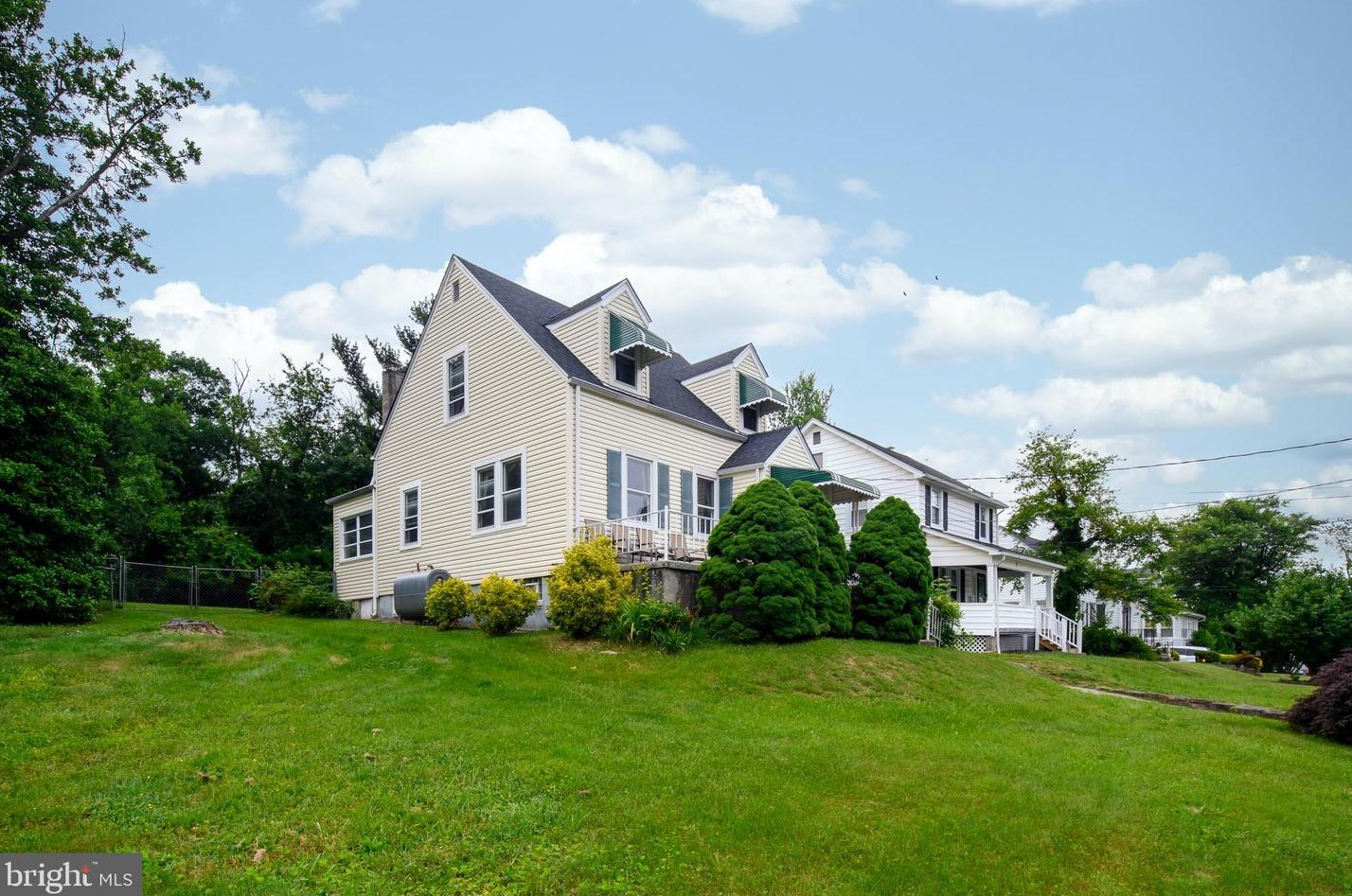 1240 Greystone Rd, Baltimore, MD 21227-2301