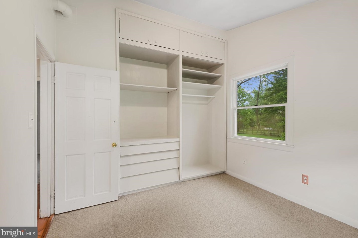 716 Seminary Ave, Baltimore MD  21286-1538 exterior