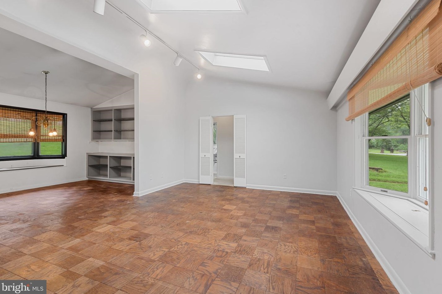 716 Seminary Ave, Baltimore MD  21286-1538 exterior