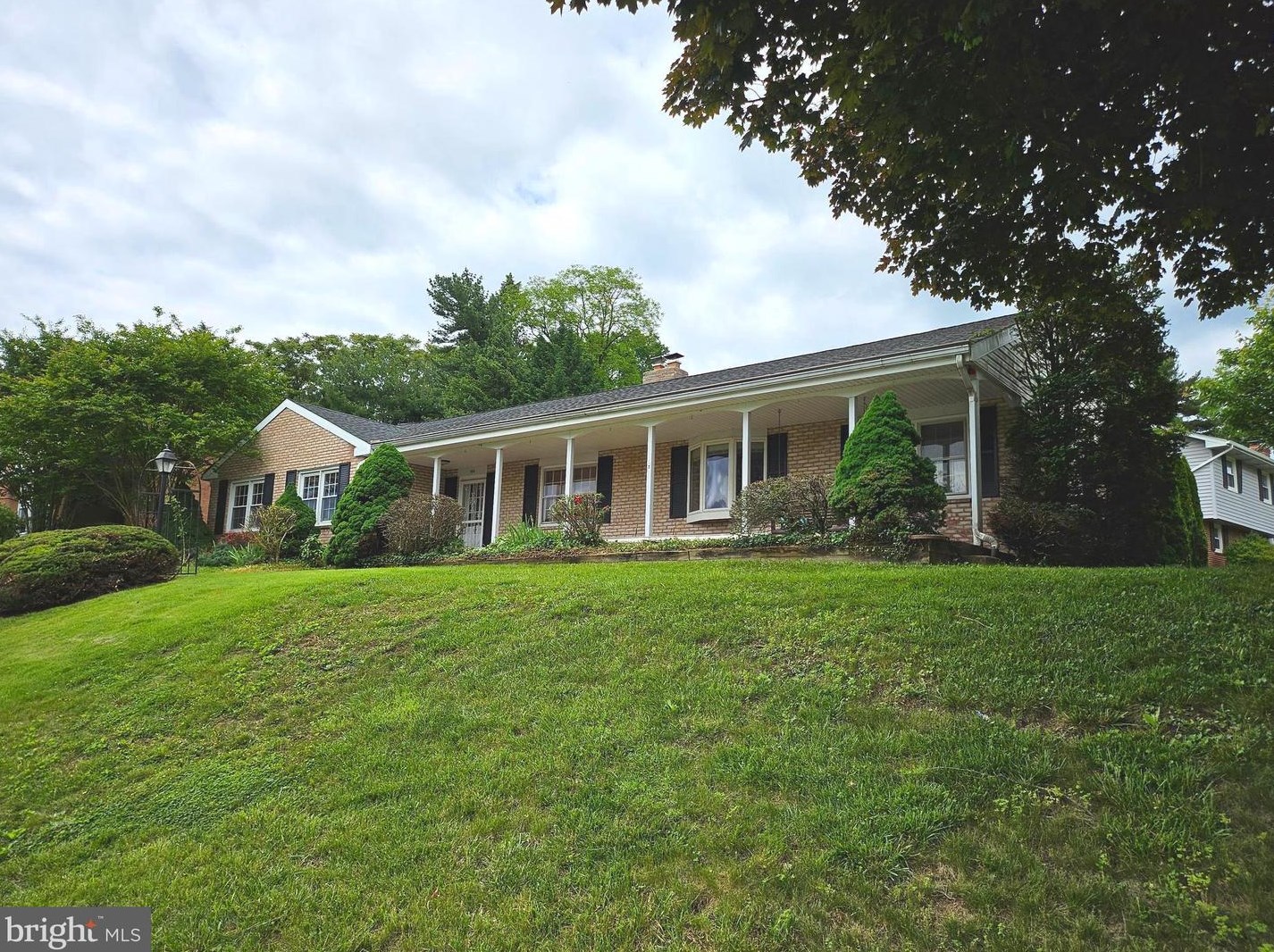 904 Breezewick Rd, Baltimore, MD 21286-3304