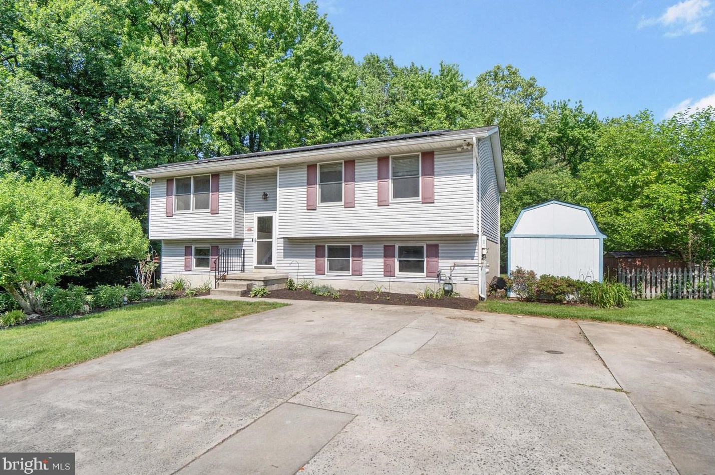 614 Orems Rd, Baltimore, MD 21221-3237