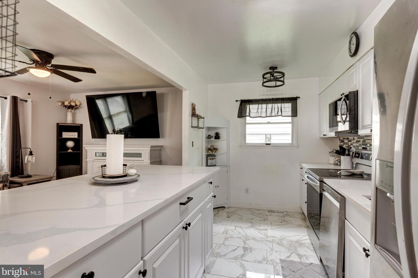 319 Stafford Dr, Baltimore MD  21228-3641 exterior