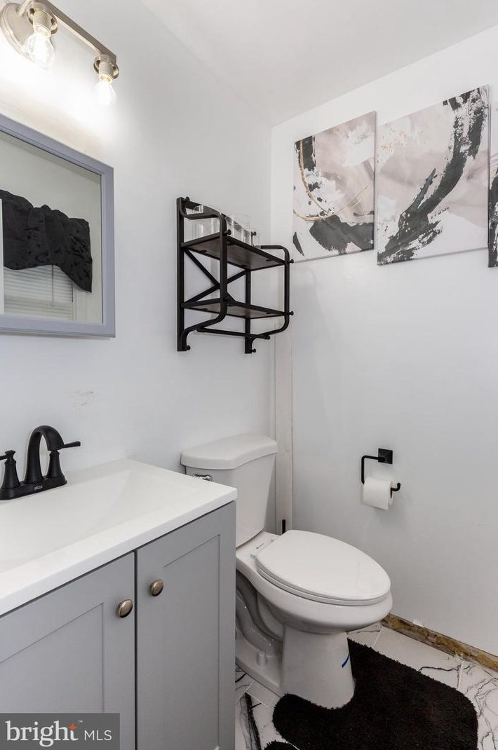 319 Stafford Dr, Baltimore MD  21228-3641 exterior