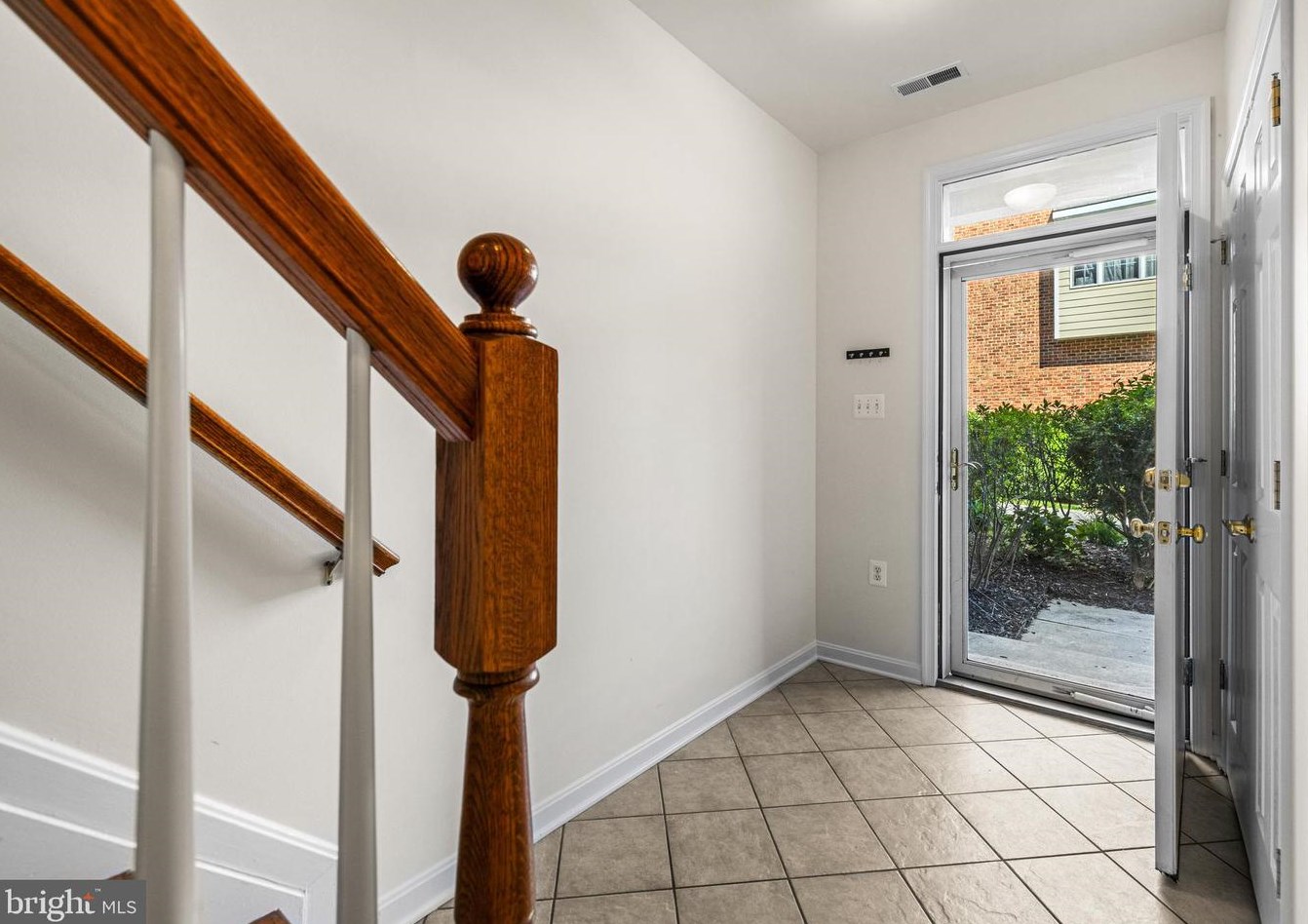 129 Hearth Ct, Baltimore, MD 21212