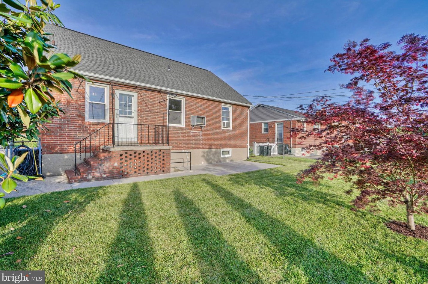 8808 Richmond Ave, Baltimore MD 21213-1145 exterior