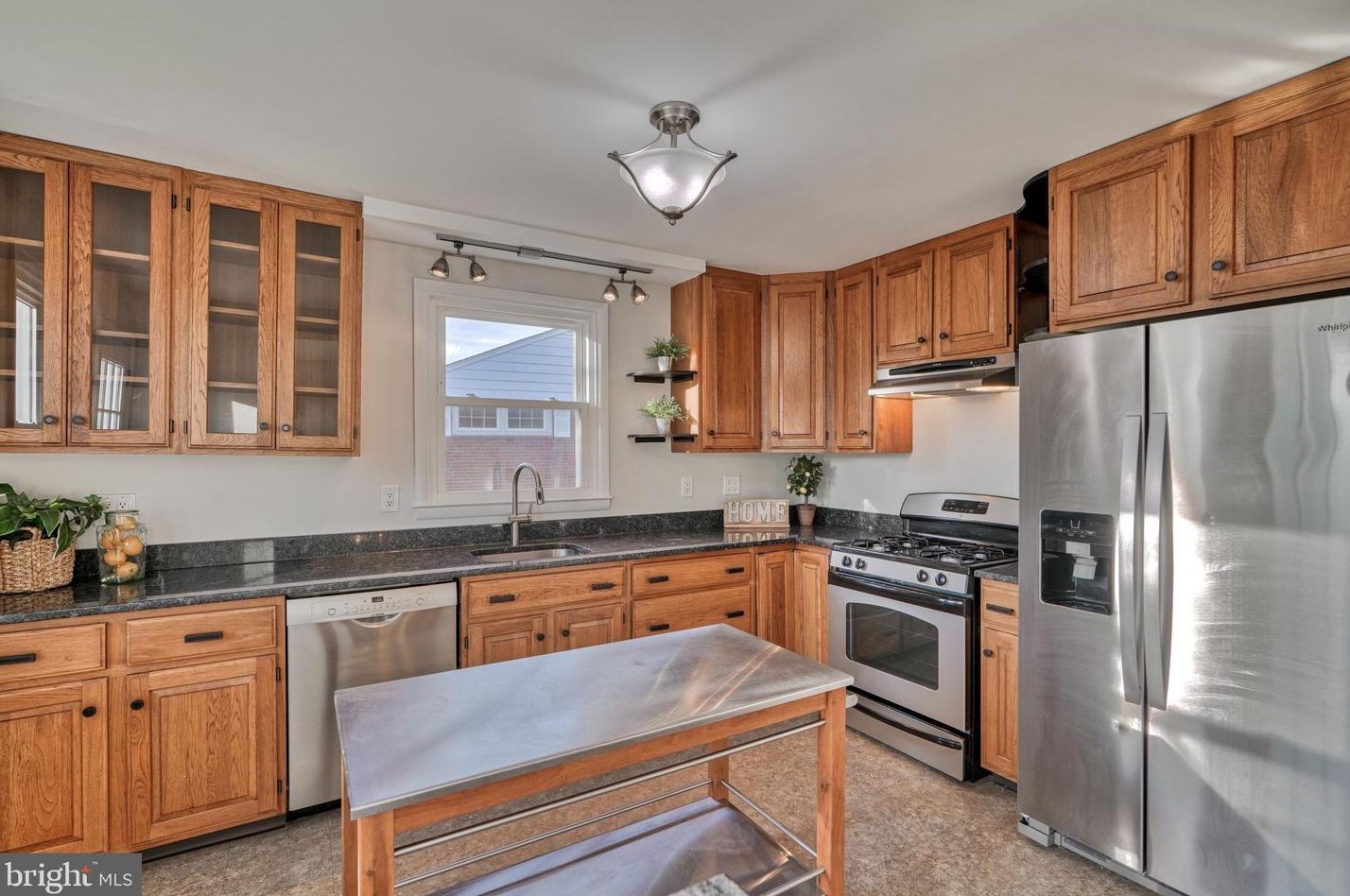 8808 Richmond Ave, Baltimore MD 21213-1145 exterior