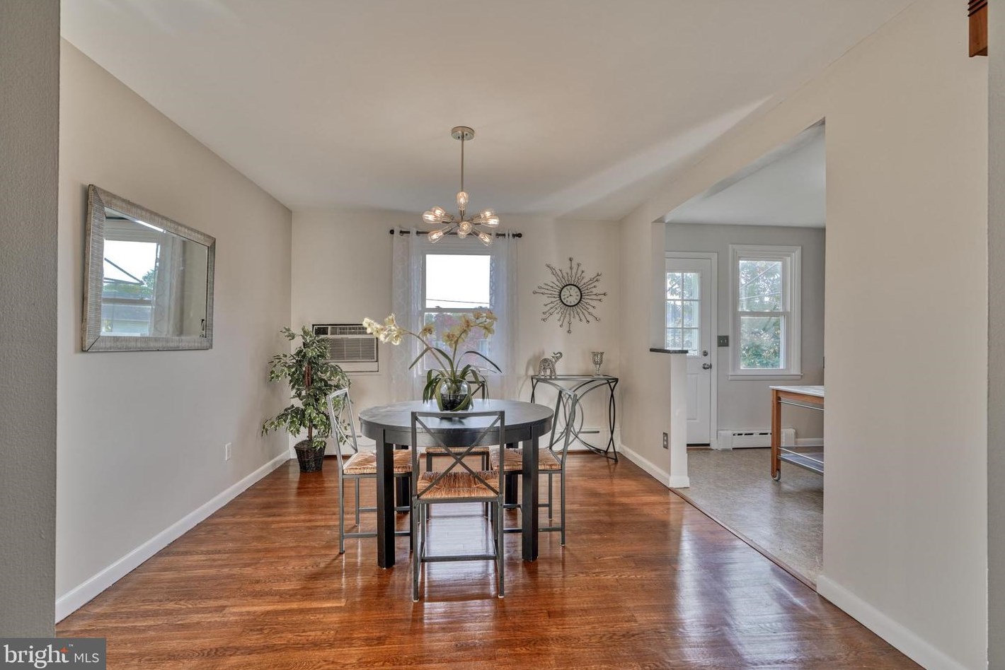 8808 Richmond Ave, Baltimore MD 21213-1145 exterior