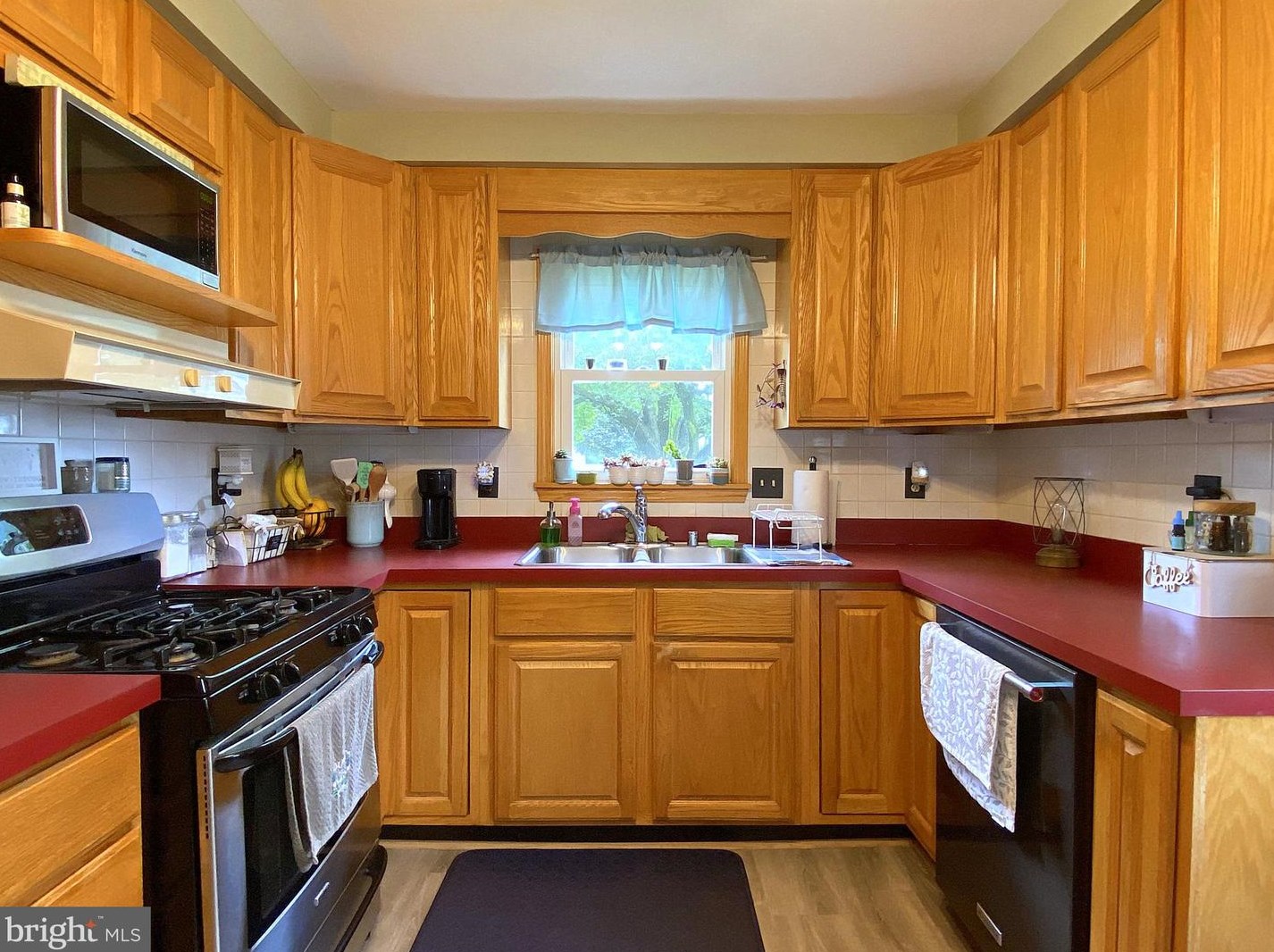 404 Taylor Ave, Baltimore MD 21228-2200 exterior