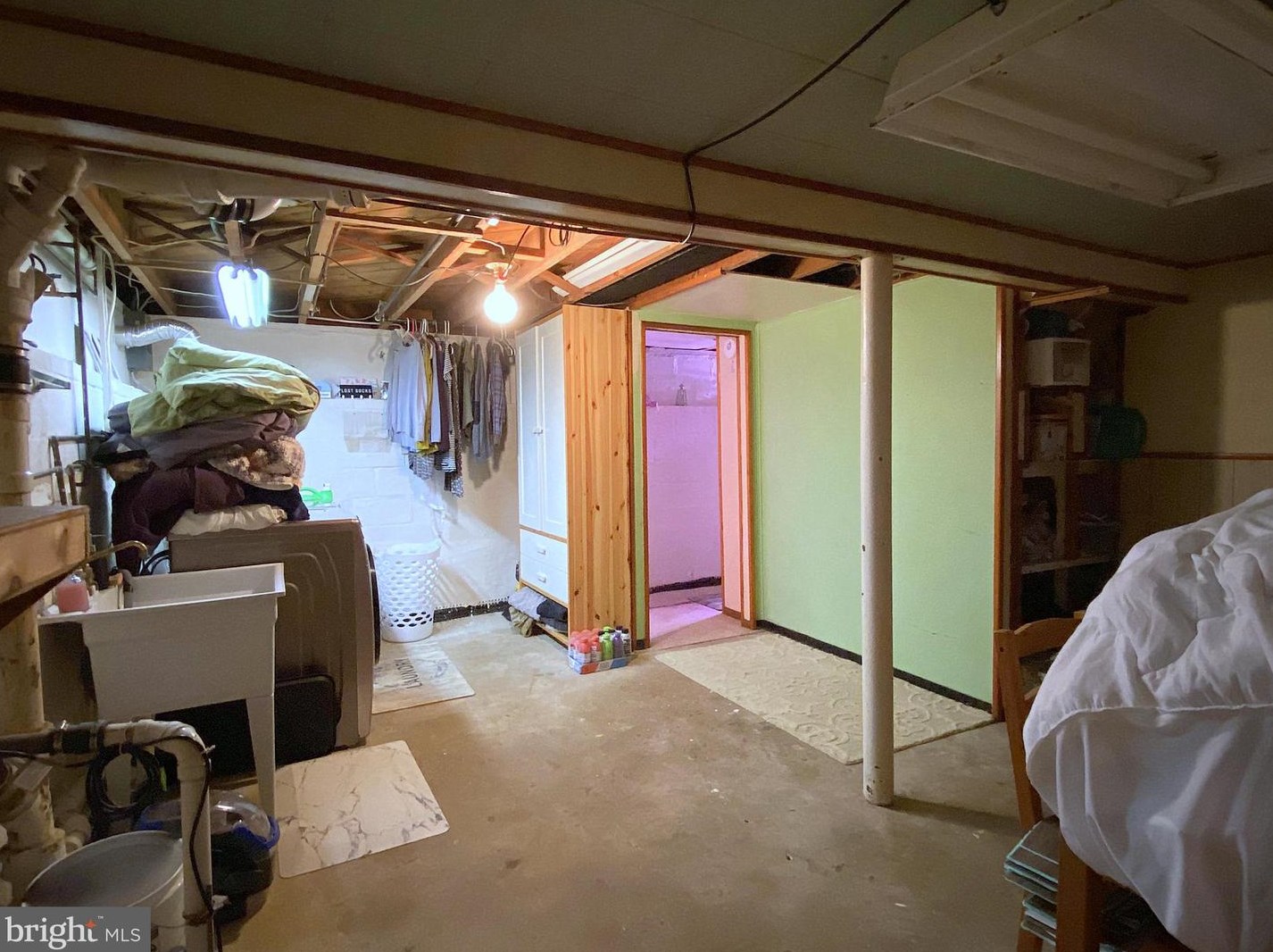 404 Taylor Ave, Baltimore MD 21228-2200 exterior