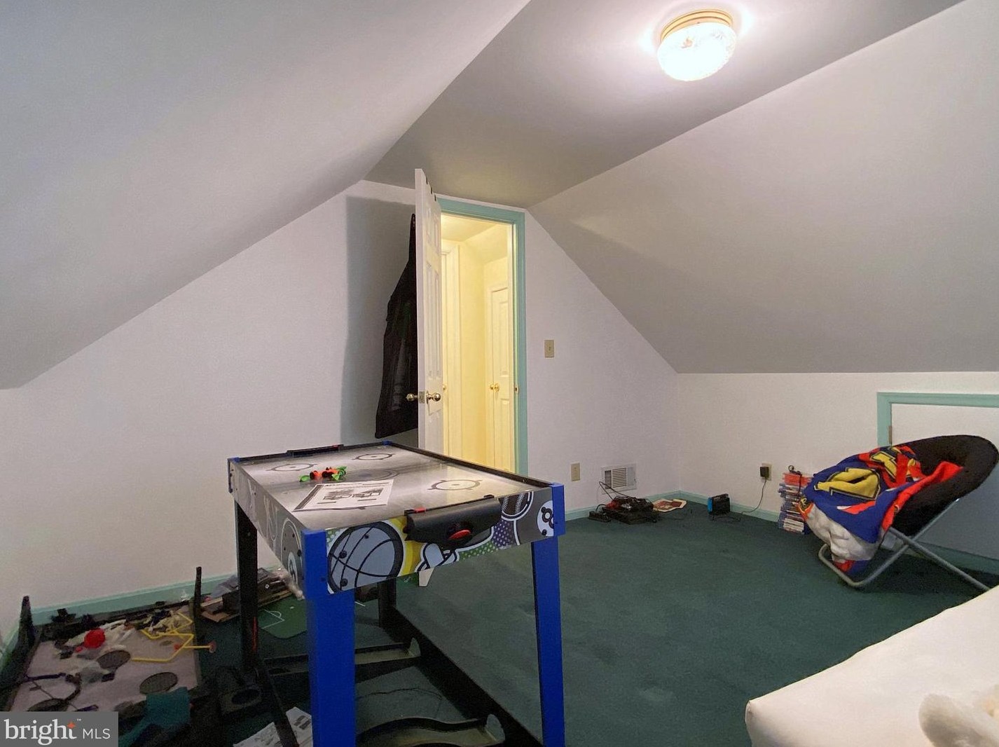 404 Taylor Ave, Baltimore MD 21228-2200 exterior