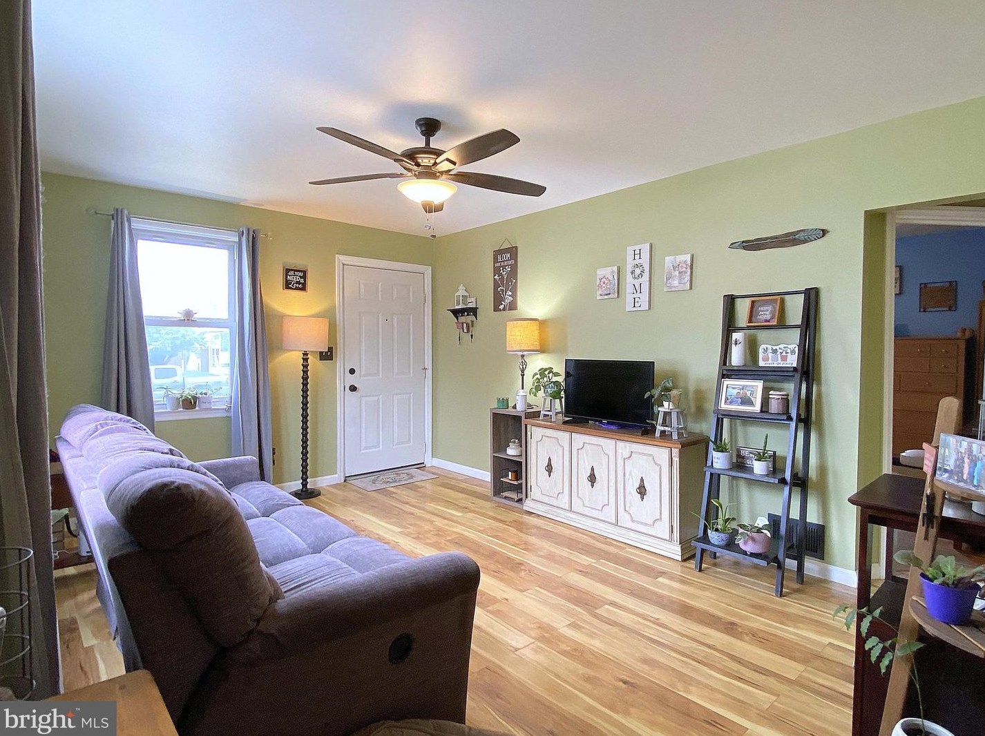 404 Taylor Ave, Baltimore MD 21228-2200 exterior