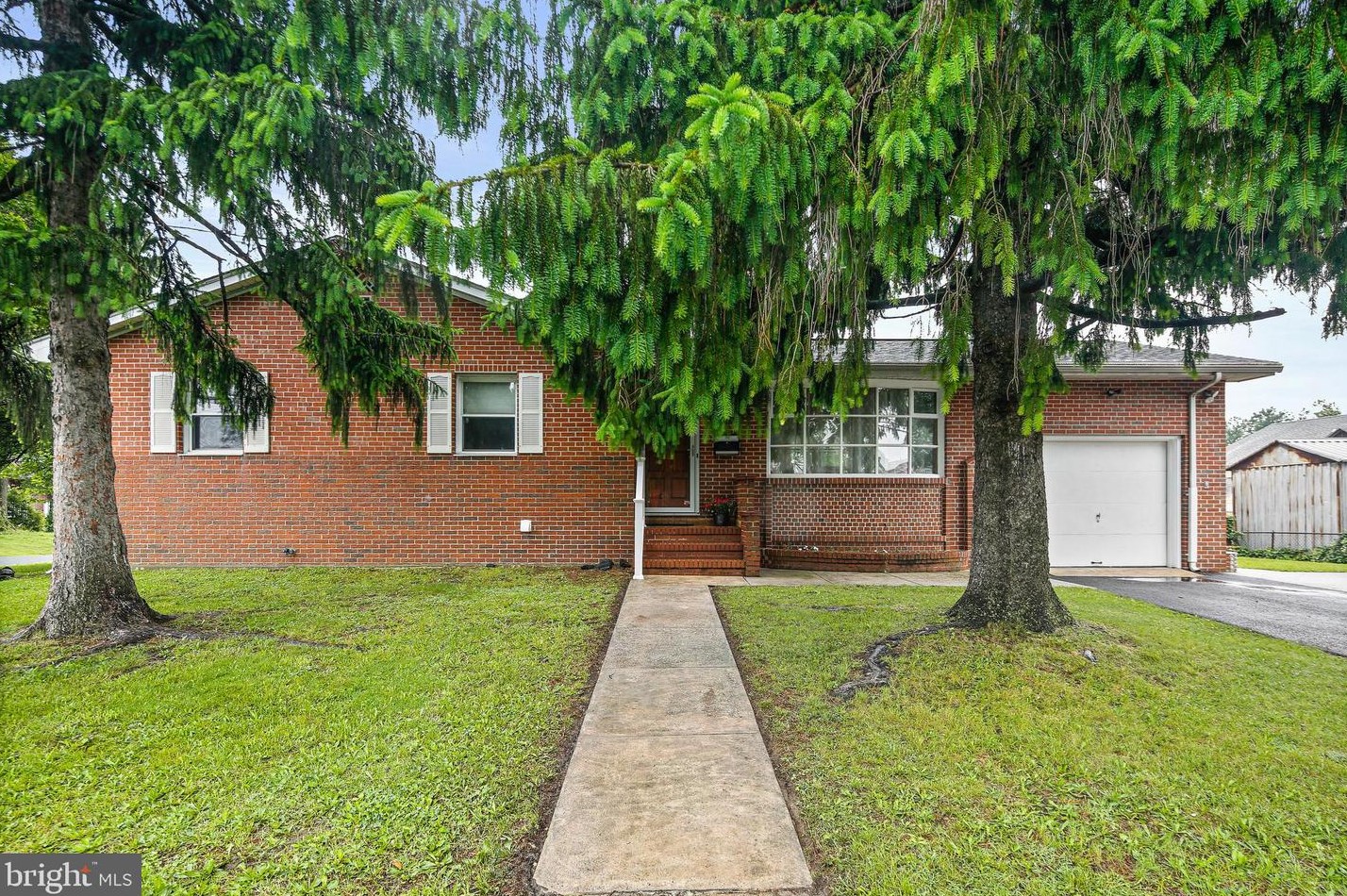 606 Southern Ave, Baltimore, MD 21224-1951