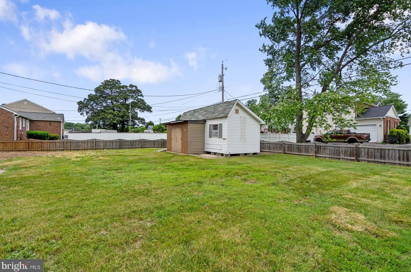 2816 New York Ave, Baltimore MD 21227-3727 exterior