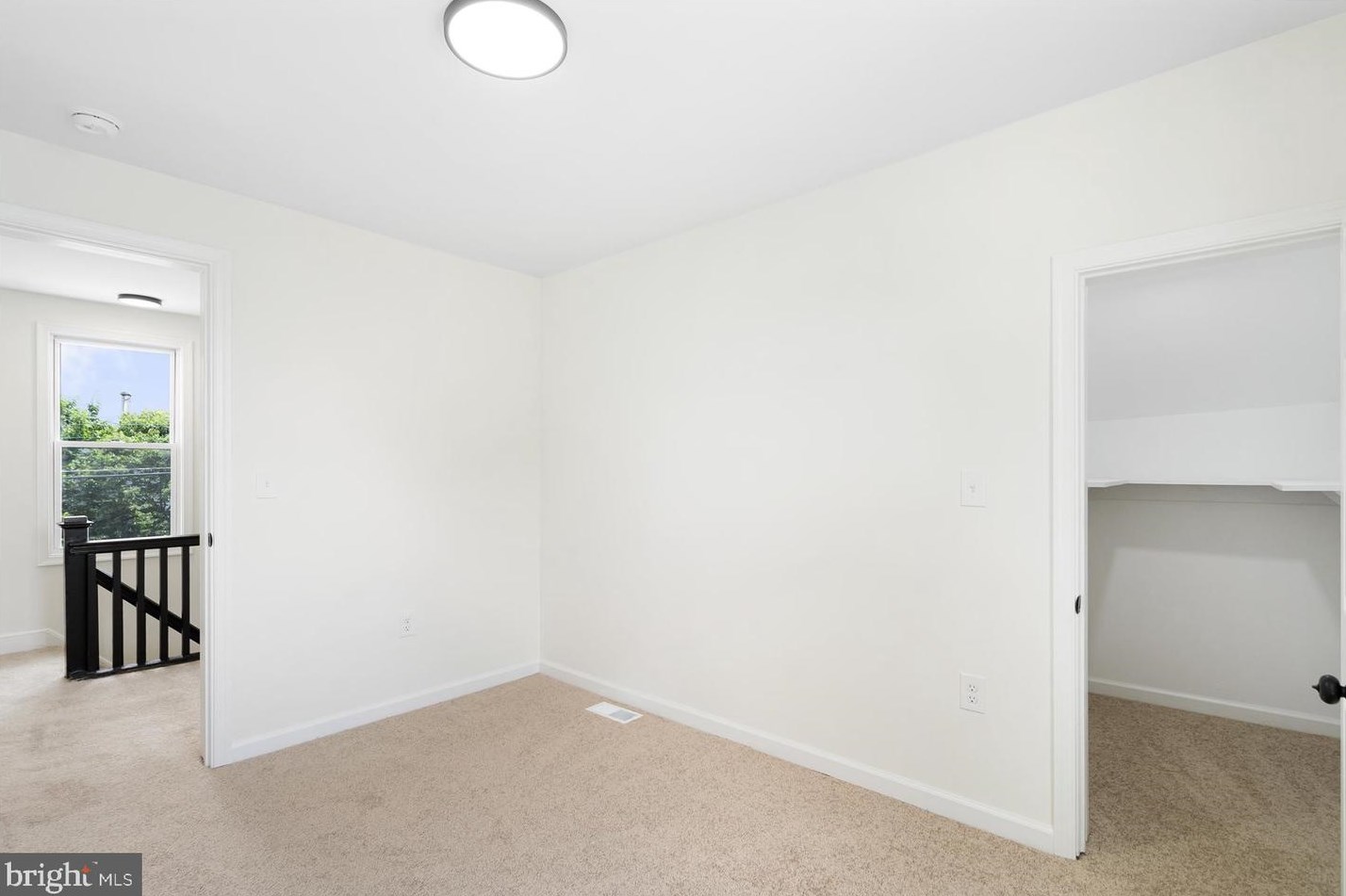 2816 New York Ave, Baltimore MD 21227-3727 exterior