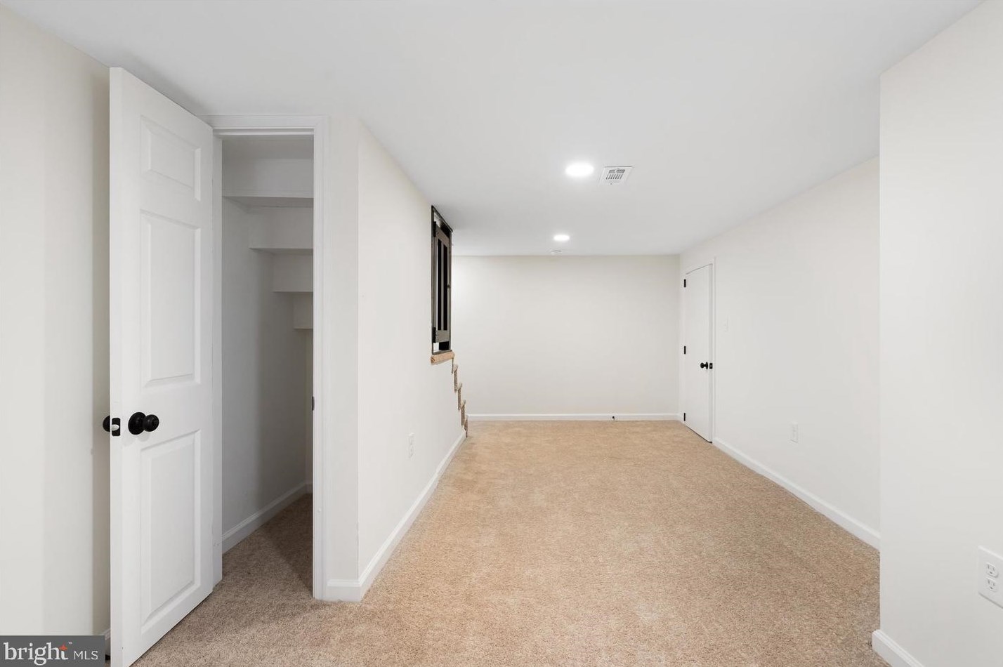 2816 New York Ave, Baltimore MD 21227-3727 exterior