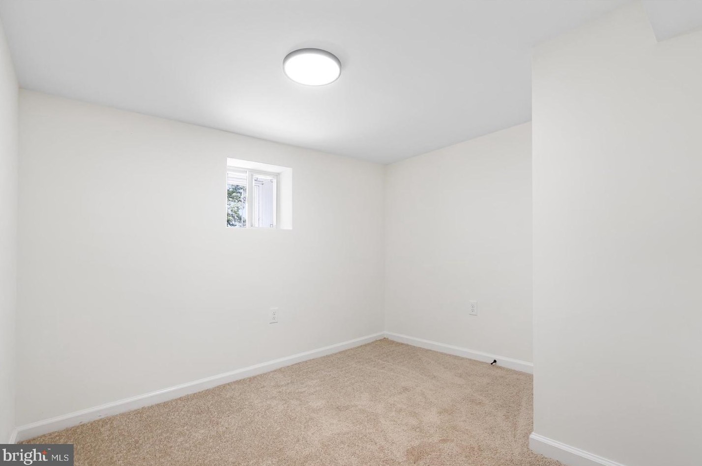 2816 New York Ave, Baltimore MD 21227-3727 exterior