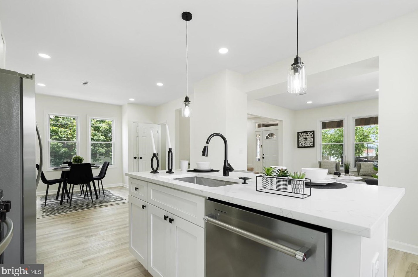 2816 New York Ave, Baltimore MD 21227-3727 exterior