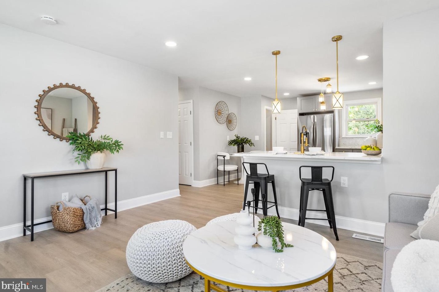 911 Rosedale Ave, Baltimore MD 21237-2728 exterior