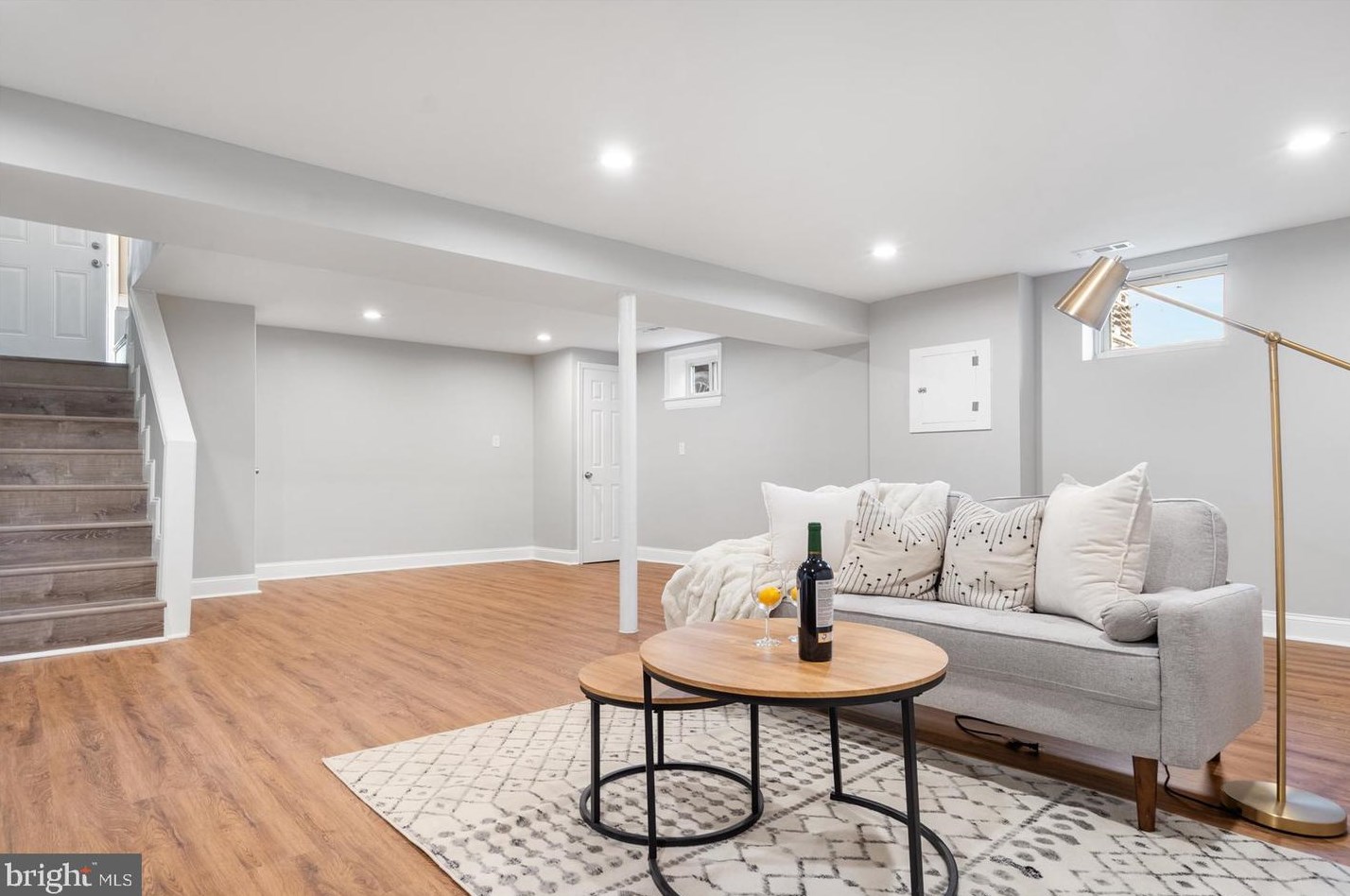 911 Rosedale Ave, Baltimore MD 21237-2728 exterior