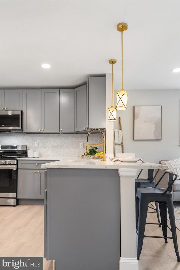 911 Rosedale Ave, Baltimore MD 21237-2728 exterior