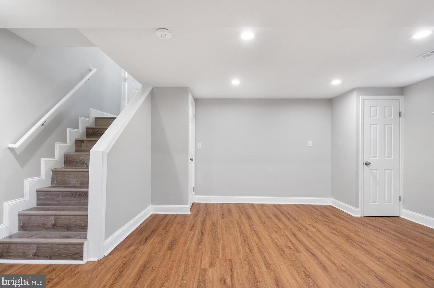 911 Rosedale Ave, Baltimore MD 21237-2728 exterior