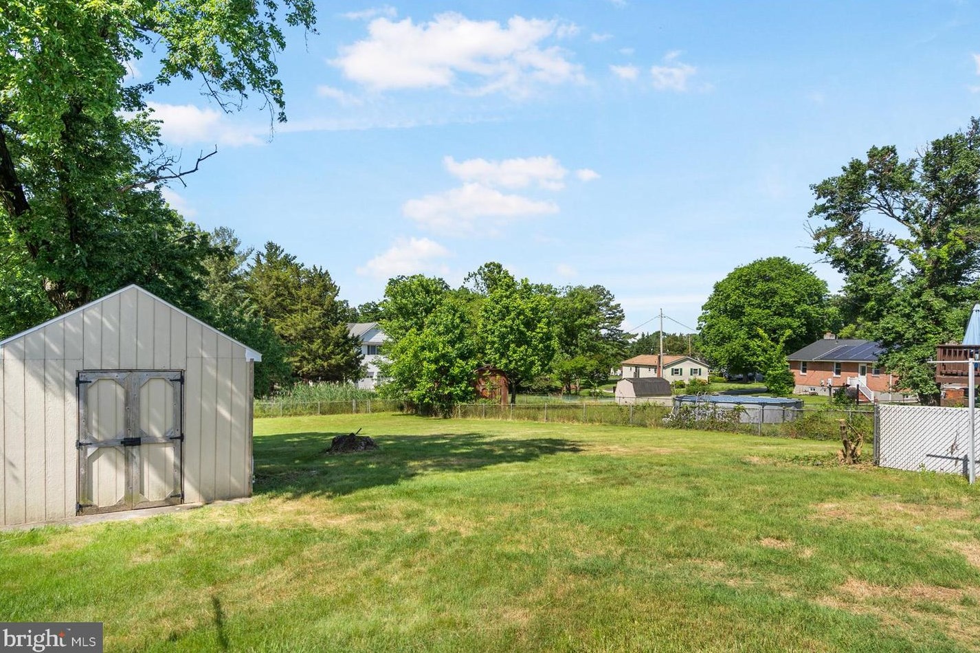 911 Rosedale Ave, Baltimore MD 21237-2728 exterior