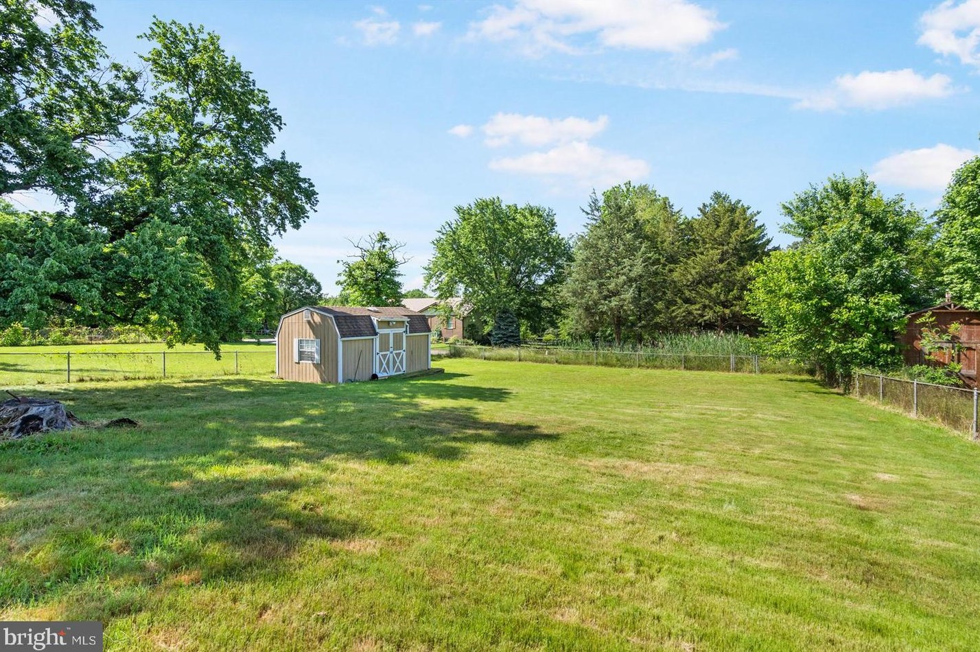 911 Rosedale Ave, Baltimore MD 21237-2728 exterior