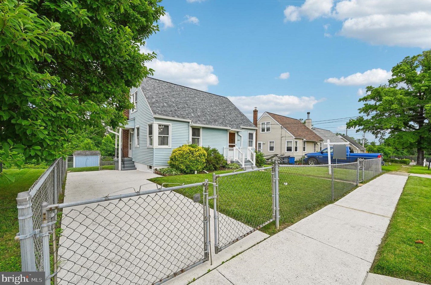 2807 Manoff Rd, Baltimore, MD 21227-4823