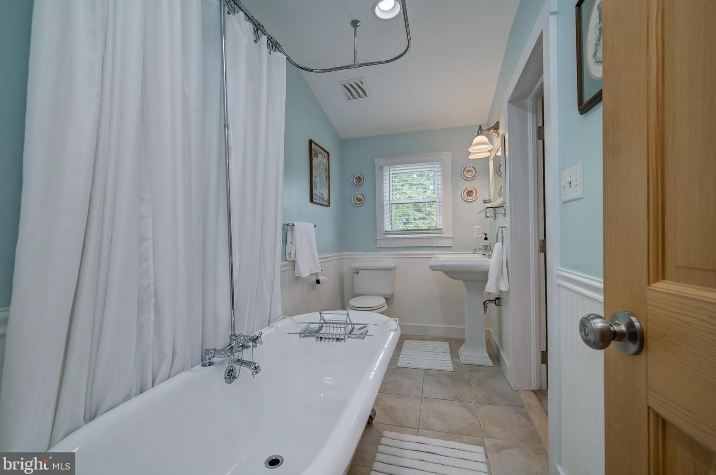 139 Newburg Ave, Baltimore MD 21228-5108 exterior