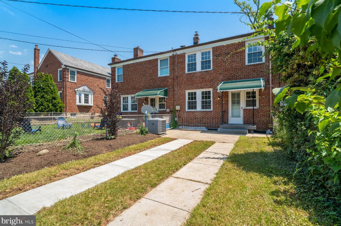 418 Stratford Rd, Baltimore MD  21228-1846 exterior