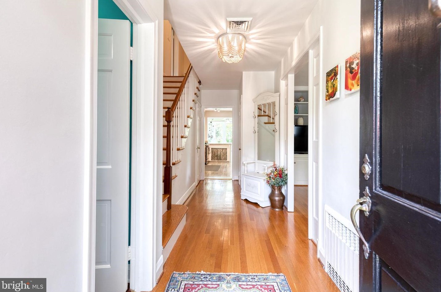 16 Murray Hill Cir, Baltimore, MD 21212-1025