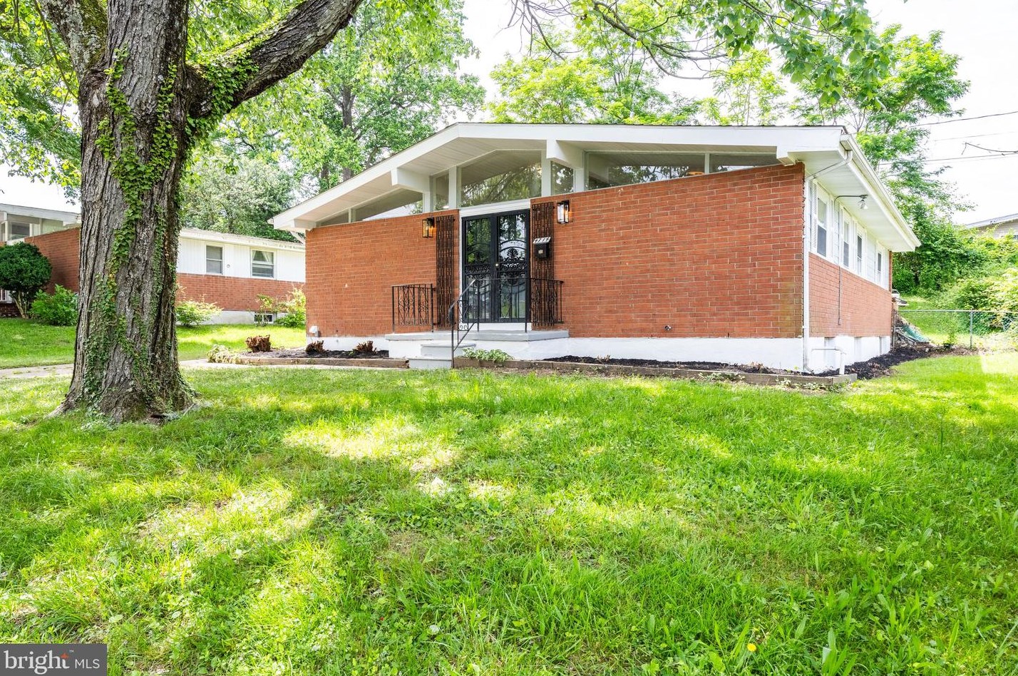 4714 3 Oaks Rd, Baltimore, MD 21208-2036