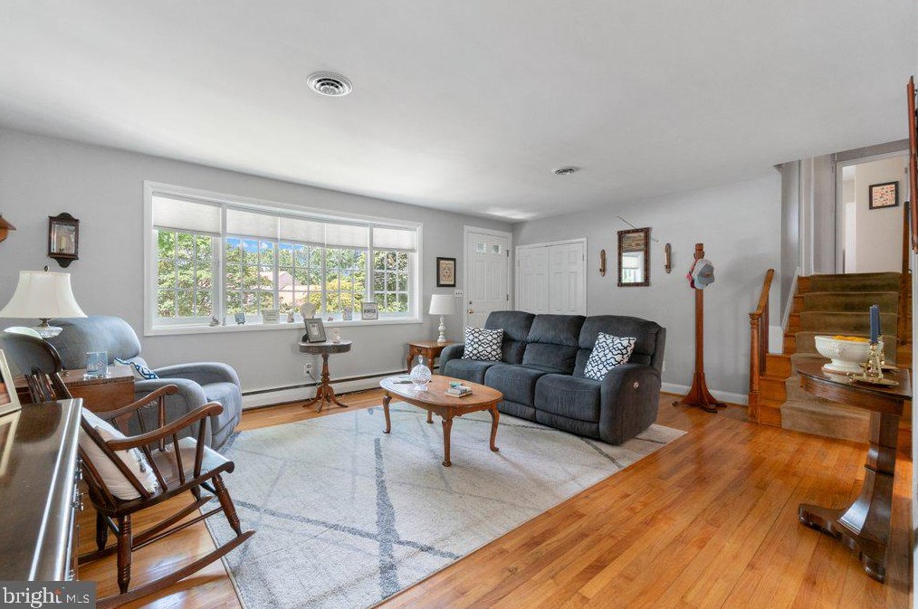 301 Roanoke Dr, Baltimore MD 21228-4243 exterior