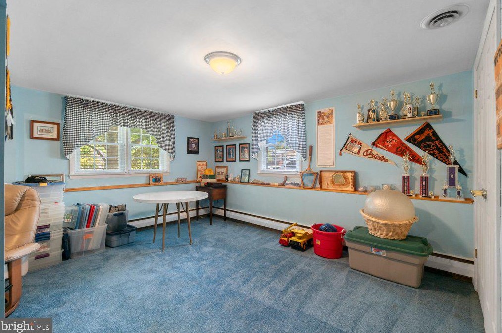 301 Roanoke Dr, Baltimore MD 21228-4243 exterior