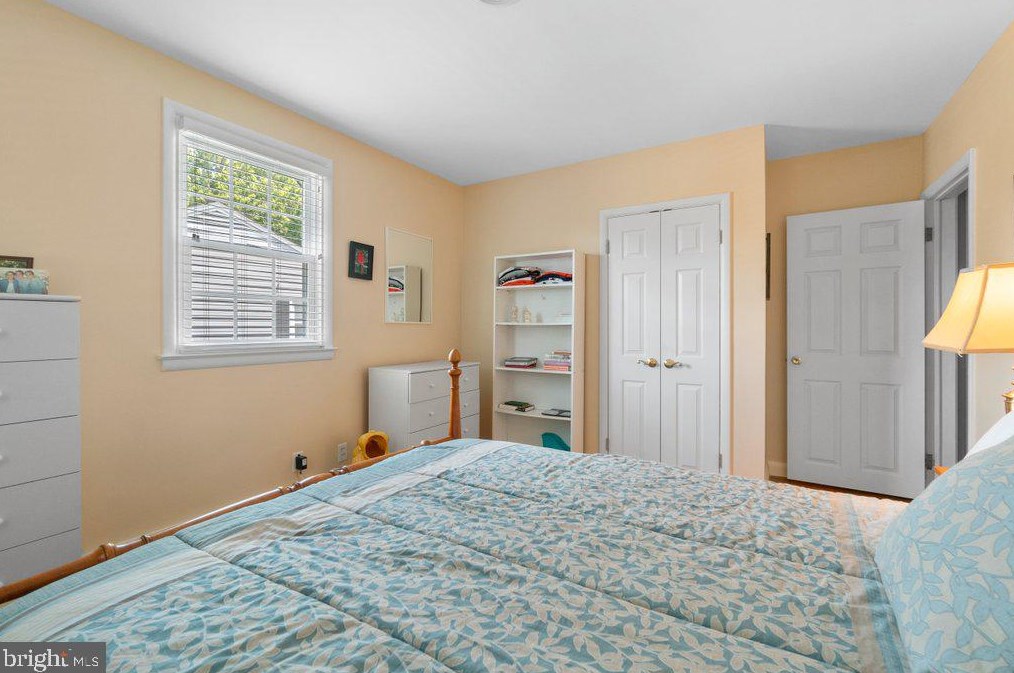 301 Roanoke Dr, Baltimore MD 21228-4243 exterior