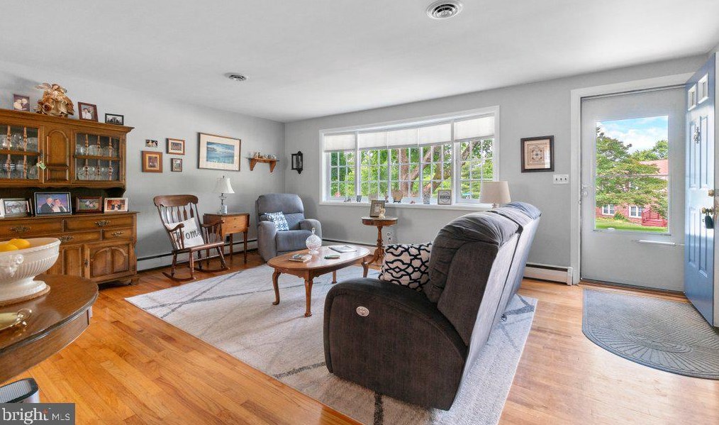 301 Roanoke Dr, Baltimore MD 21228-4243 exterior