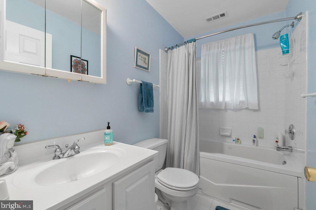 301 Roanoke Dr, Baltimore MD 21228-4243 exterior