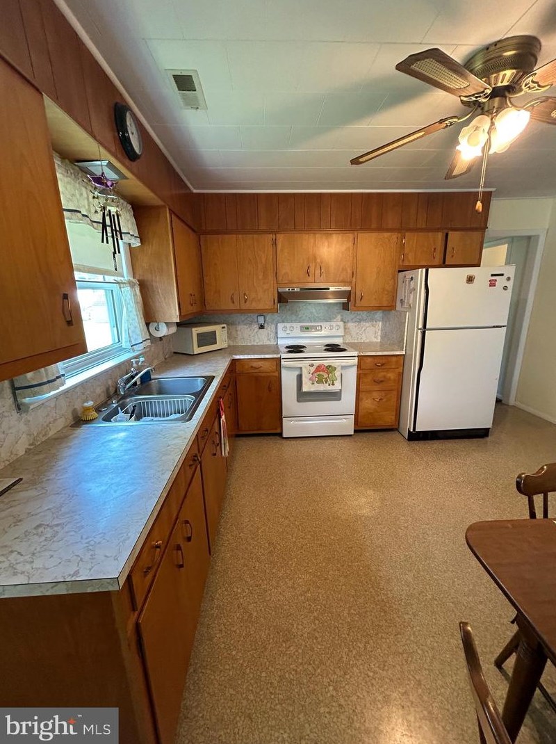 4 Manifold Ct, Baltimore MD 21220-3531 exterior