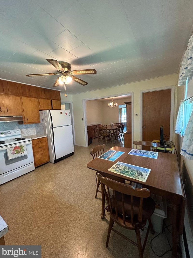 4 Manifold Ct, Baltimore MD 21220-3531 exterior