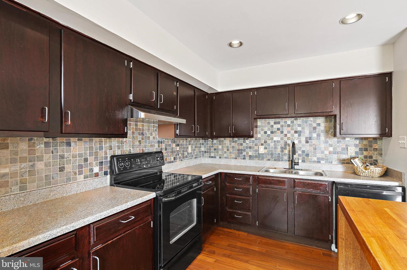 11 Heather Hl Rd, Baltimore MD  21228-6101 exterior