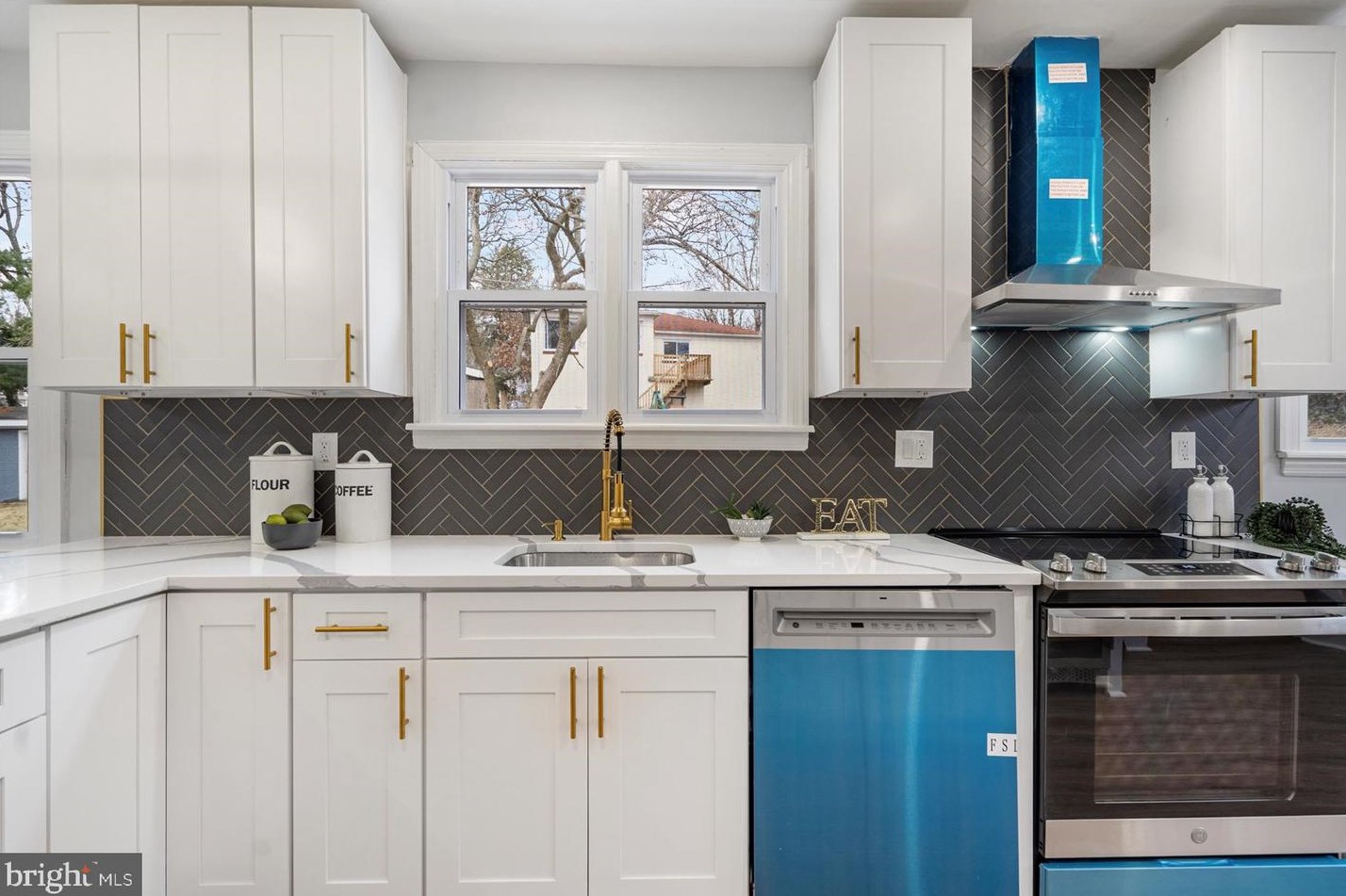 904 Stevenson Ln, Baltimore MD  21286-7916 exterior